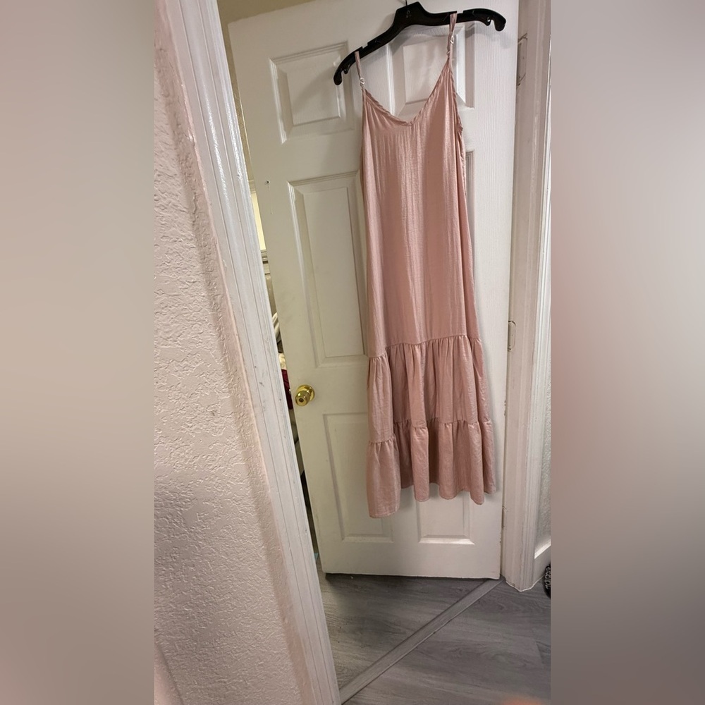 Beautiful long pink dress by TENIS. Its elegant and modern - Picture 6 of 7